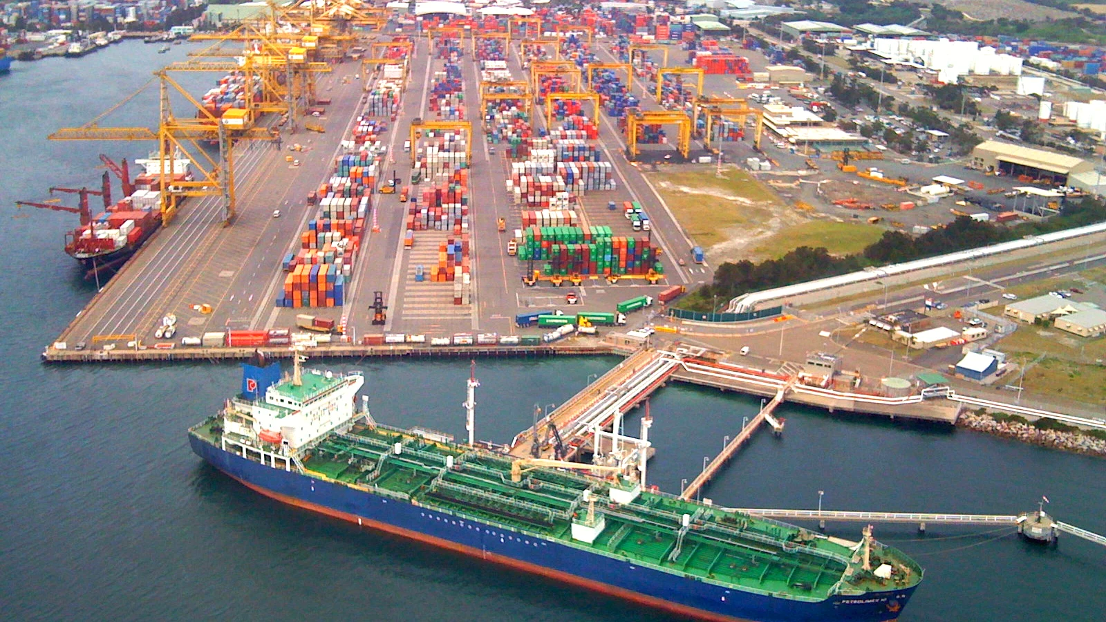 Single Shipping Container Aerial Australia to USA Shipping: Coast Choice, Duty, Filings · Navo24