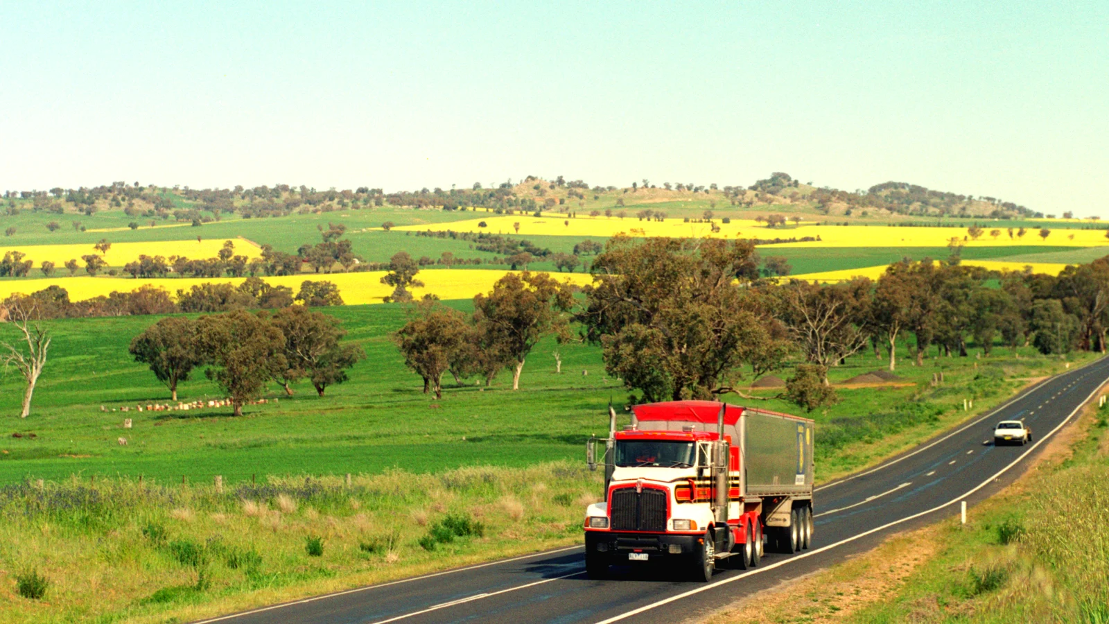 Shuttle Rtuns Transportation Myths Tested Against Fleet and Fuel Data · Navo24