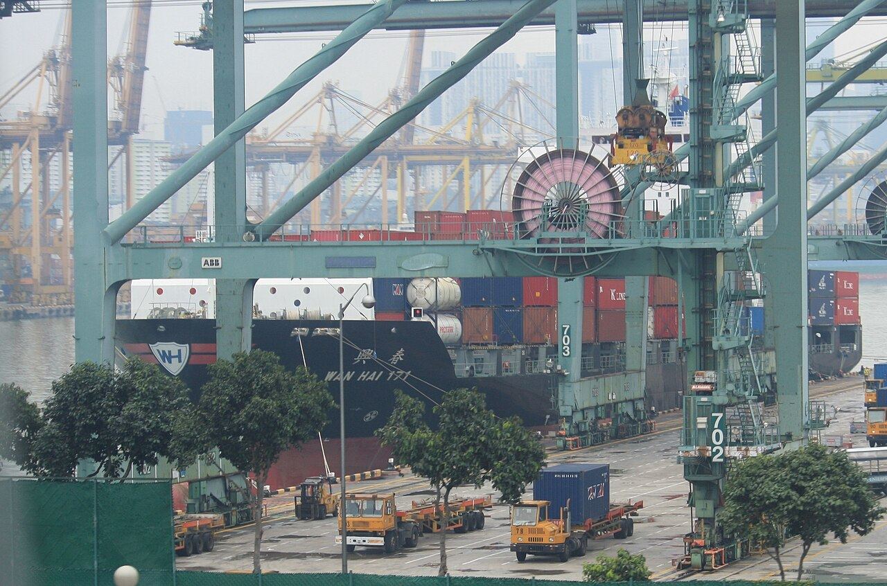 "WAN HAI 171" IMO- 9380257 - CONTAINER SHIP 16488 tons (13170970733)